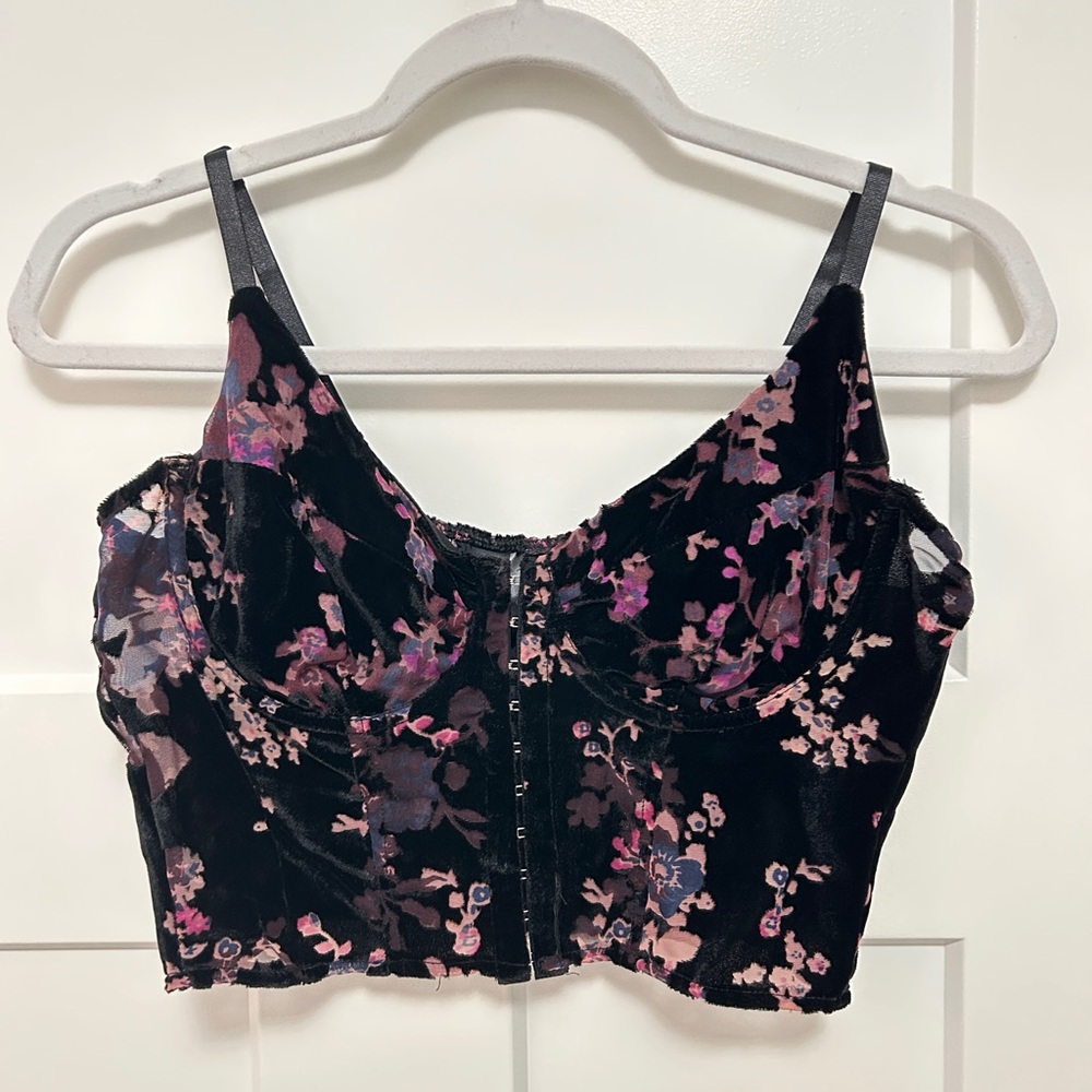 Windsor Black and Pink Floral Crop Top - Picture 3 of 6